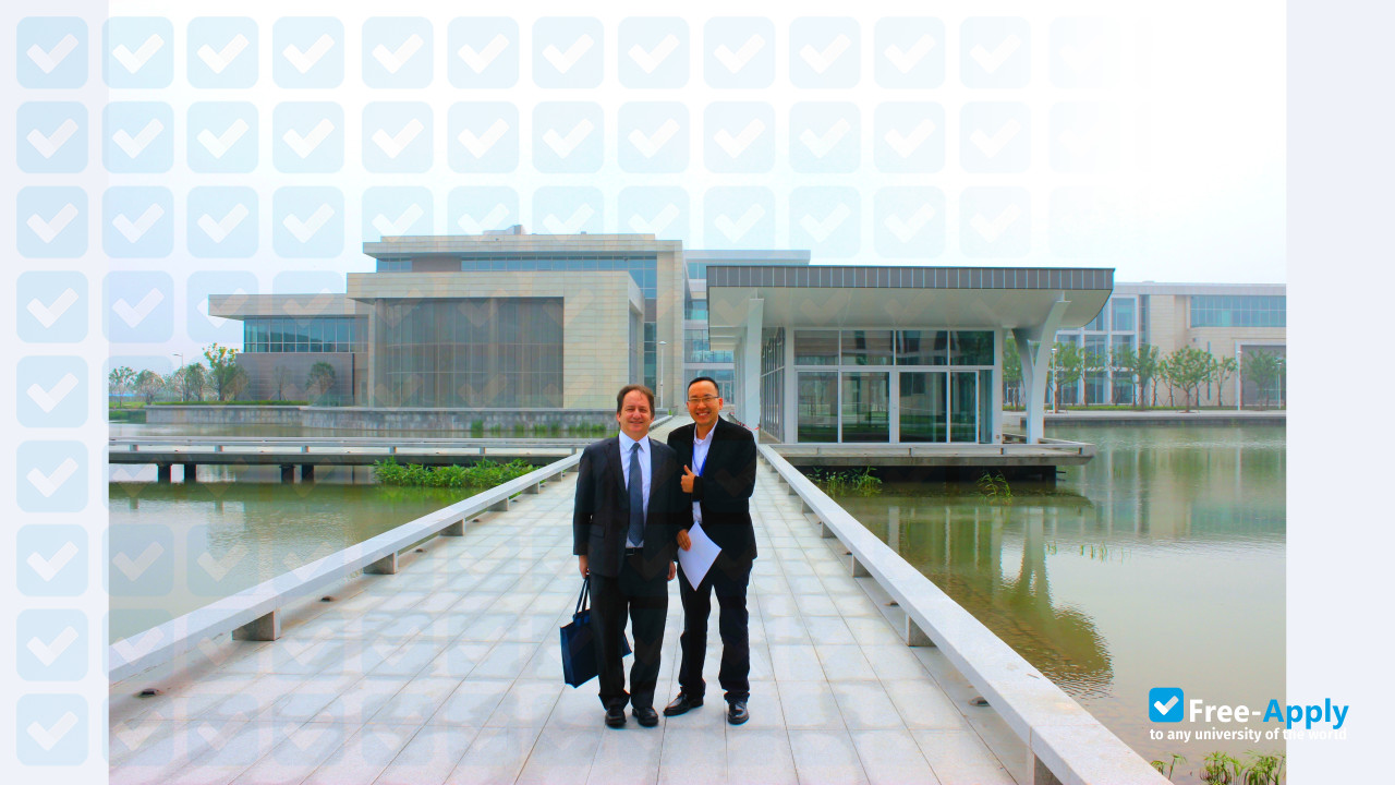 Duke Kunshan University фотография №1