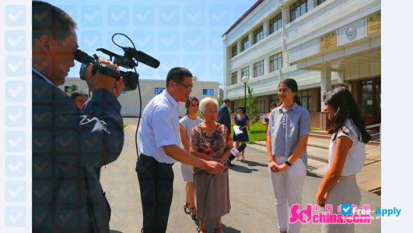 Foto de la Shandong TV University #4