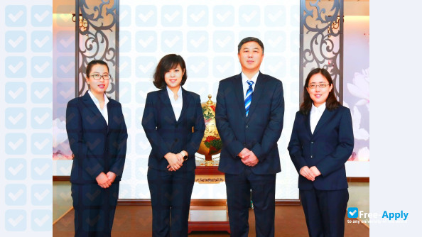 Foto de la Jinzhuo Teachers Training College #4