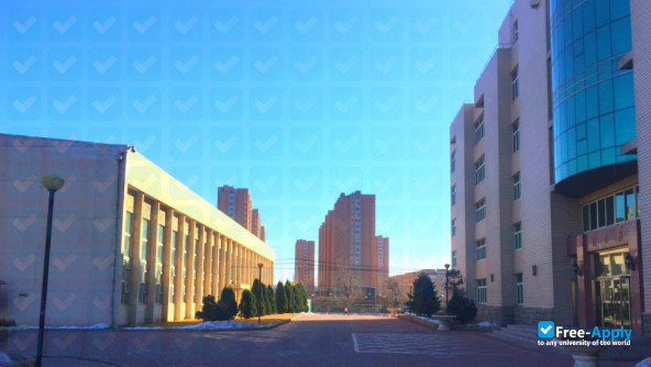Foto de la Jinzhuo Teachers Training College #5