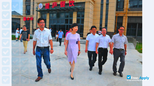 Zhejiang Dongfang Vocational and Technical College фотография №7