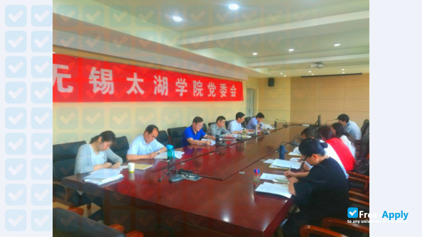 Foto de la Taihu University of Wuxi #7