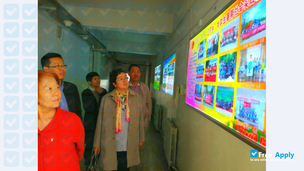 Photo de l’Xinjiang Institute of Light Industry Technology #2