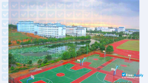 Foto de la Guangxi Economic Vocational College #3