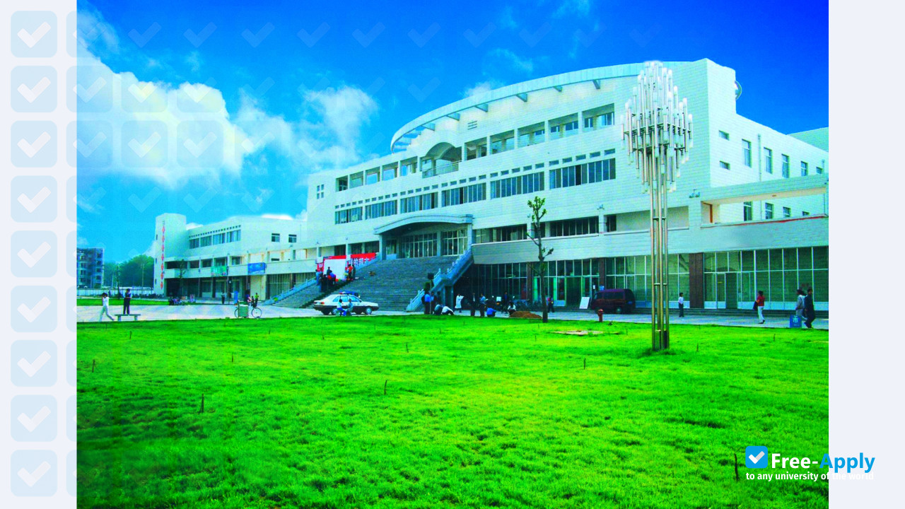 Liaocheng University photo #9