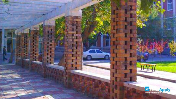 Tianjin Foreign Studies University photo #5