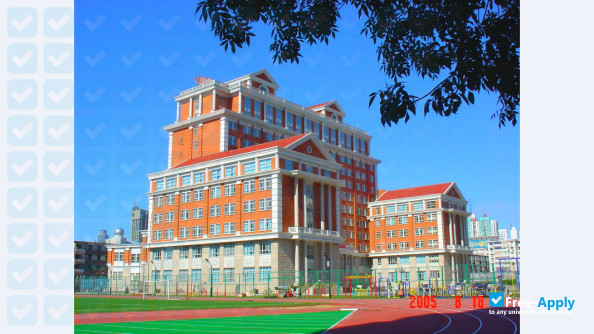 Tianjin Foreign Studies University photo #6