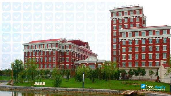 Tianjin Foreign Studies University photo #10