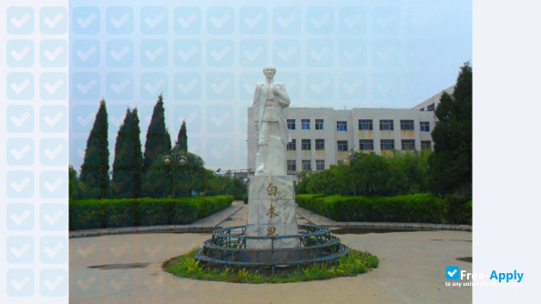 Foto de la Shangqiu Medical College #8
