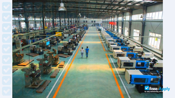 Sichuan Electromechanical Institute of Vocation and Technology photo #2