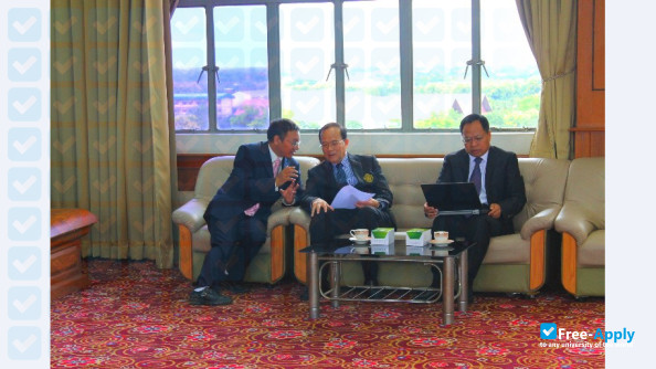 Photo de l’Lincang Teachers College #7