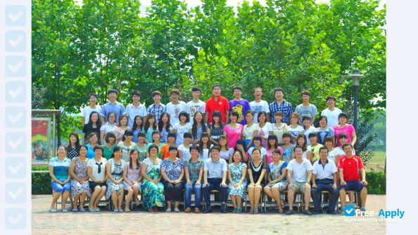 Foto de la Shijiazhuang Information Engineering Vocational College #1