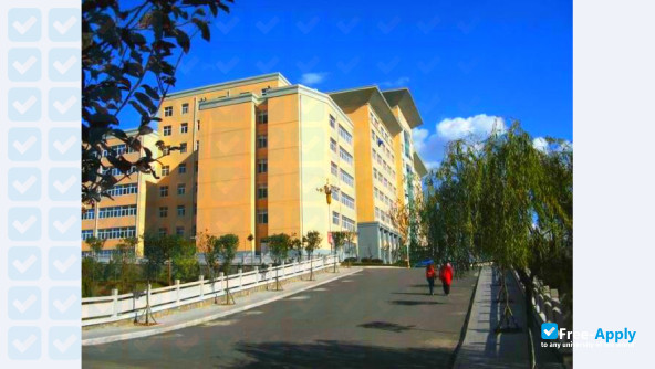 Qingdao Qiushi College photo #5