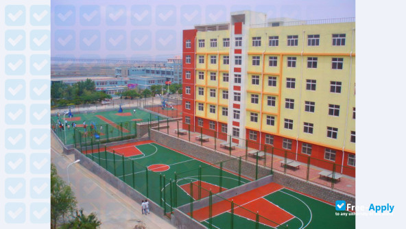 Qingdao Qiushi College photo #3