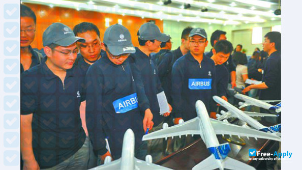Photo de l’Xi'an Aeronautical Polytechnic Institute #13