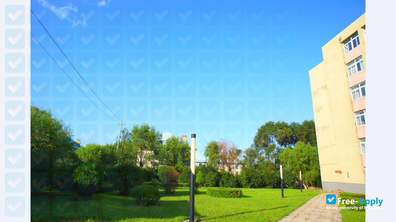 Bohai Shipbuilding Vocational College photo #9