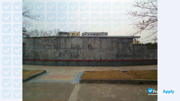 Jiujiang Vocational & Technical College фотография №6