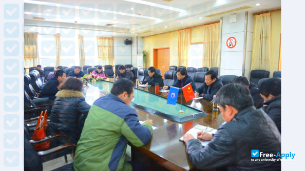 Foto de la The Open University of Wuhan #13