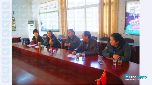 Foto de la The Open University of Wuhan #3