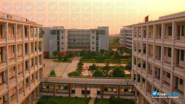 Shanghai Business School photo #5