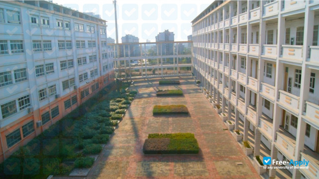 Foto de la Anhui Modern Information Engineering College #3