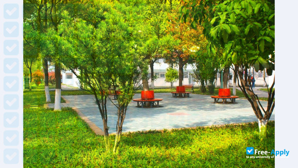 Foto de la Jingzhou Vocational College of Technology #1