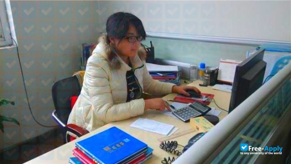 Foto de la Xuchang Vocational Technical College #9
