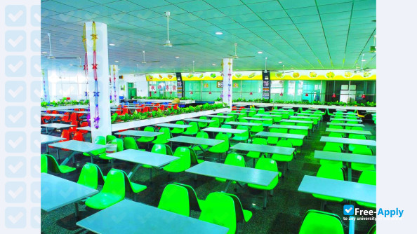 Ningbo Dahongying University photo #1