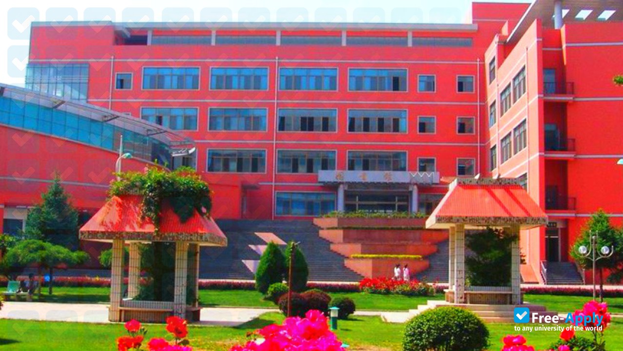 Photo de l’Xinjiang Career Technical College #3