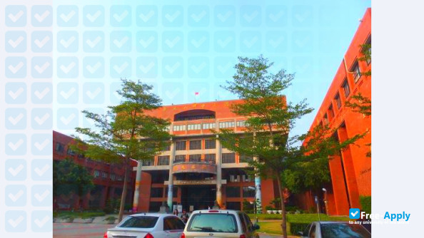 National Sun Yat-sen University photo #1