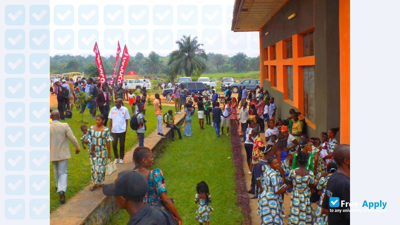 Foto de la University of Kindu #3