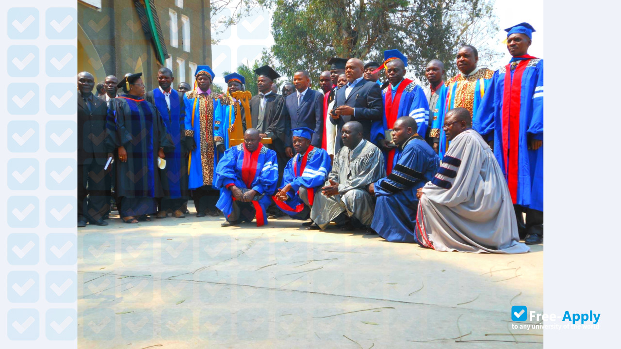 Foto de la Kamina Methodist University #3