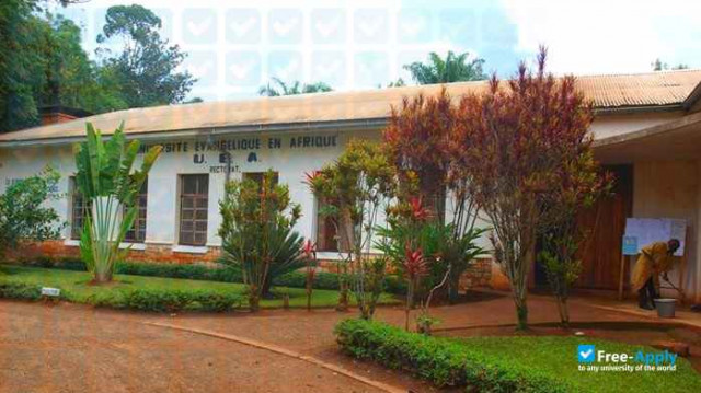 Foto de la Evangelical University in Africa #2