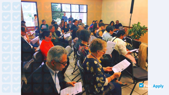 Foto de la Latin American Biblical University #5