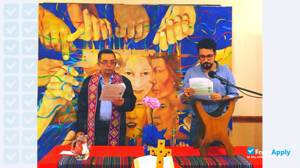 Foto de la Latin American Biblical University #11