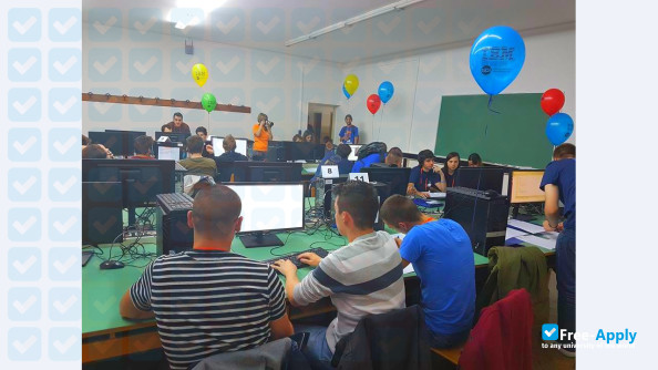 Foto de la University of Pula #8