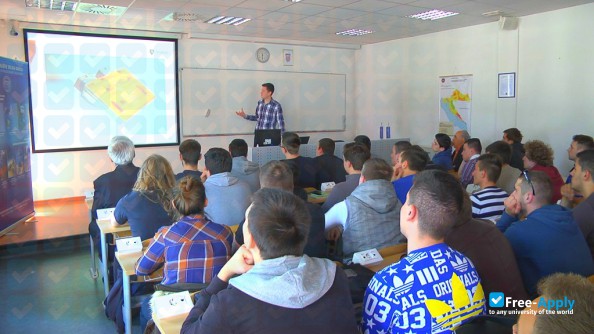Foto de la Polytechnic Velika Gorica #3