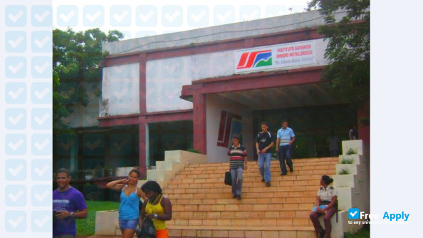 Foto de la Higher Institute of Mining and Metallurgy, Moa