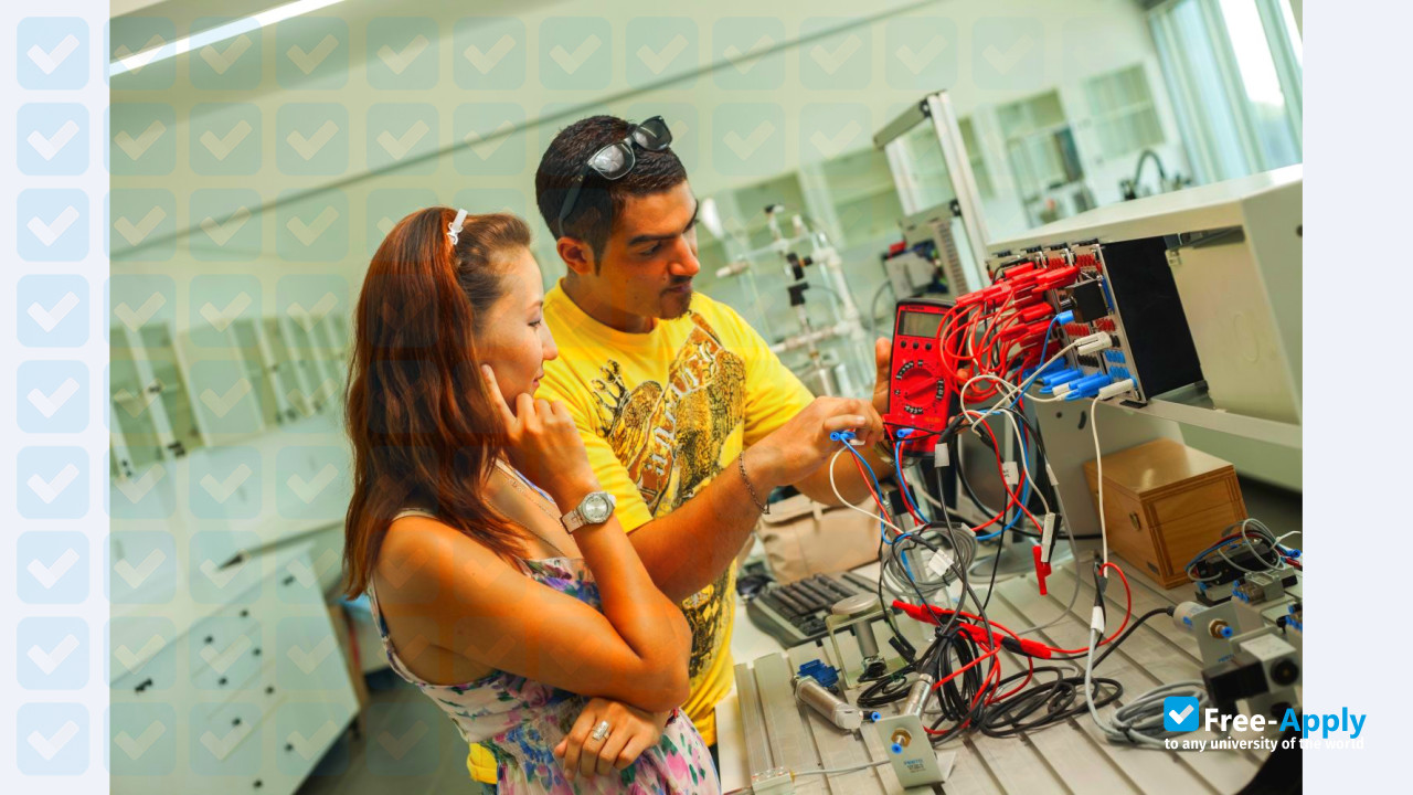 Girne American University photo #6