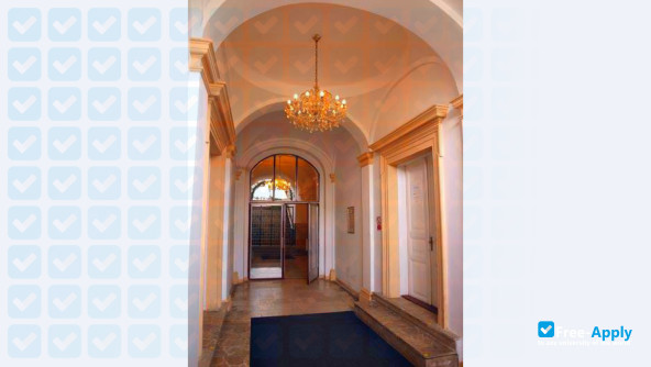Photo de l’Applied Psychology College #1