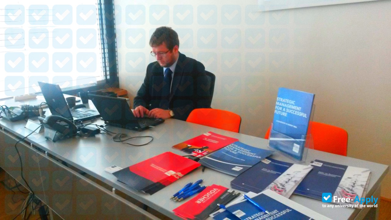 Foto de la Brno International Business School #4