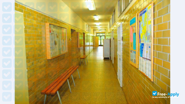 Foto de la College of Business and Hotel Management #6