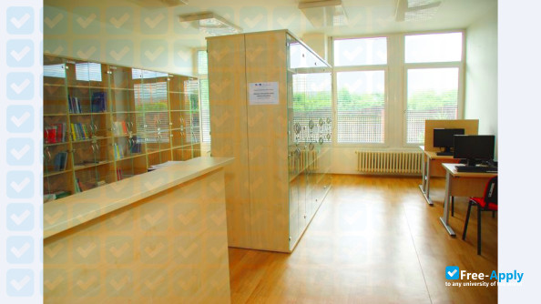 Foto de la College of Business and Hotel Management #5