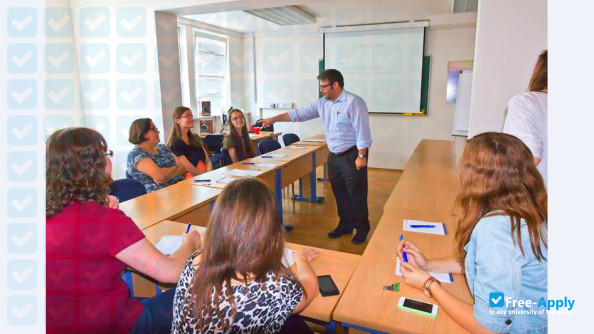 Metropolitan University Prague photo #9