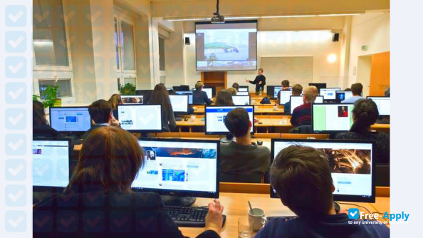 Metropolitan University Prague photo #2
