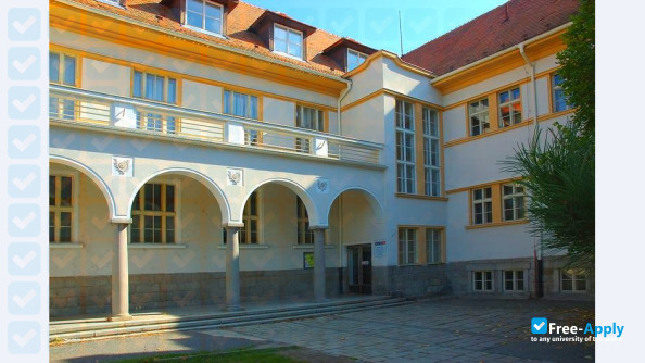 Private College of Economic Studies Znojmo фотография №3