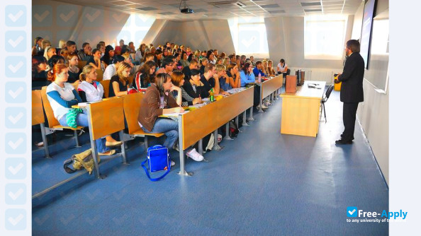 Private College of Economic Studies Znojmo фотография №2