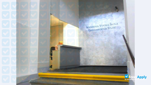 Foto de la Private University College of Economic Studies #11