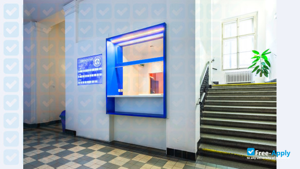 Photo de l’College of International and Public Relations Prague #11