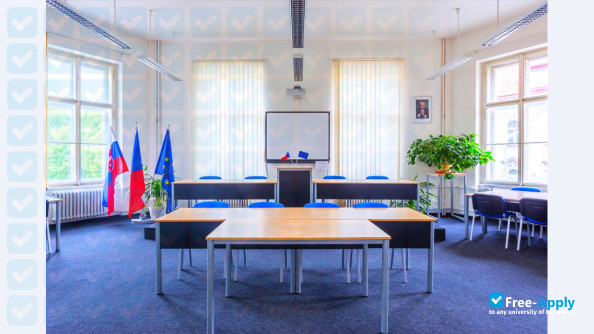 Photo de l’College of International and Public Relations Prague #6